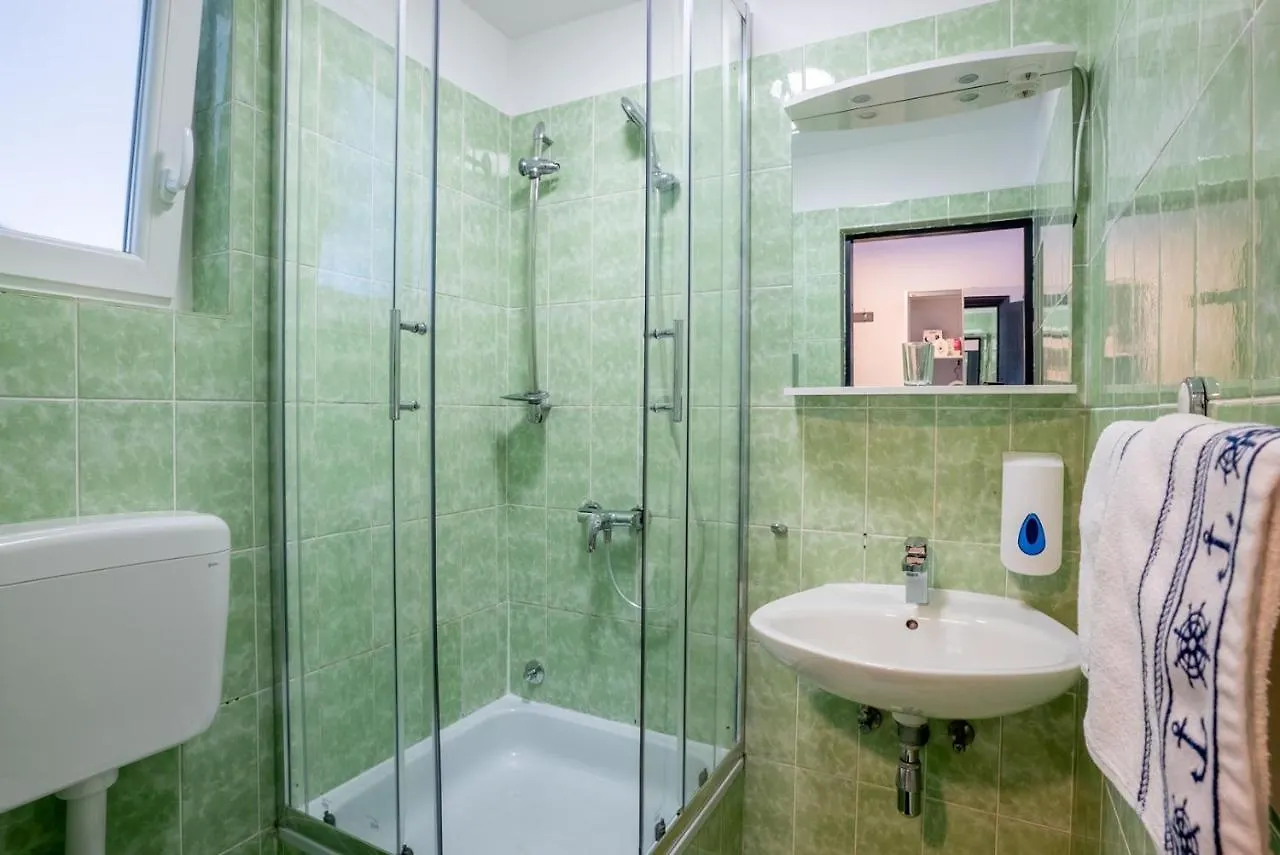 Restaurant & Rooms Nino Porat  0*, Porat (Krk)