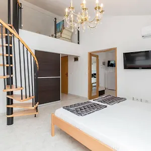 apartments-hegic.hotelinzadar.com/